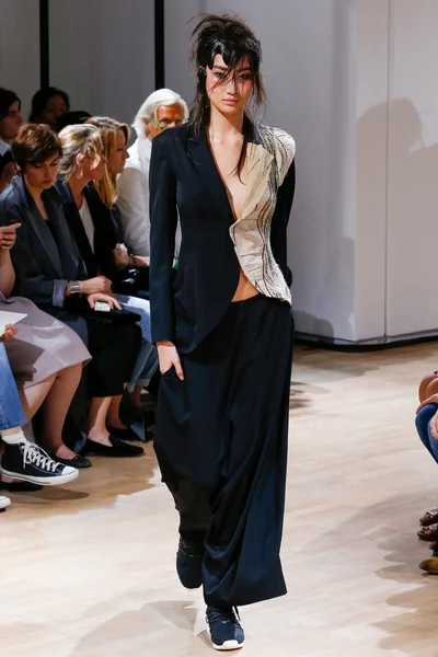 Look 32